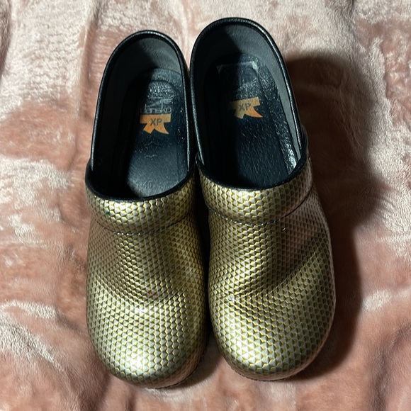 Dansko XP Clogs - Picture 2 of 8